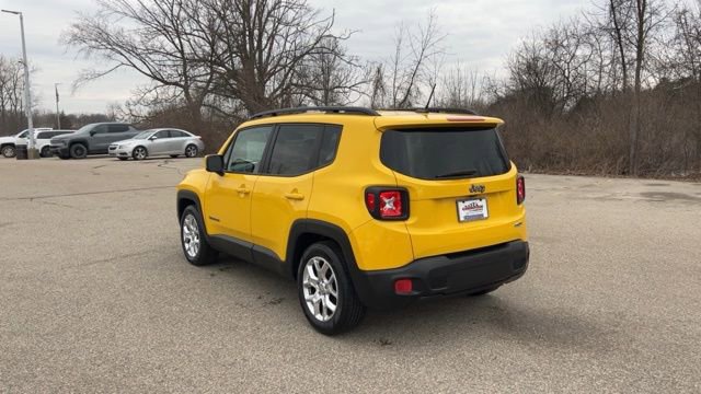 Used 2017 Jeep Renegade Latitude w/ Popular Equipment Group image 3