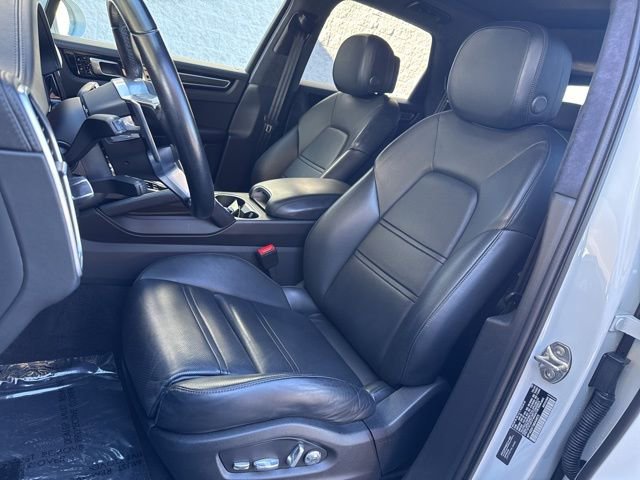 Used 2021 Porsche Cayenne GTS image 13