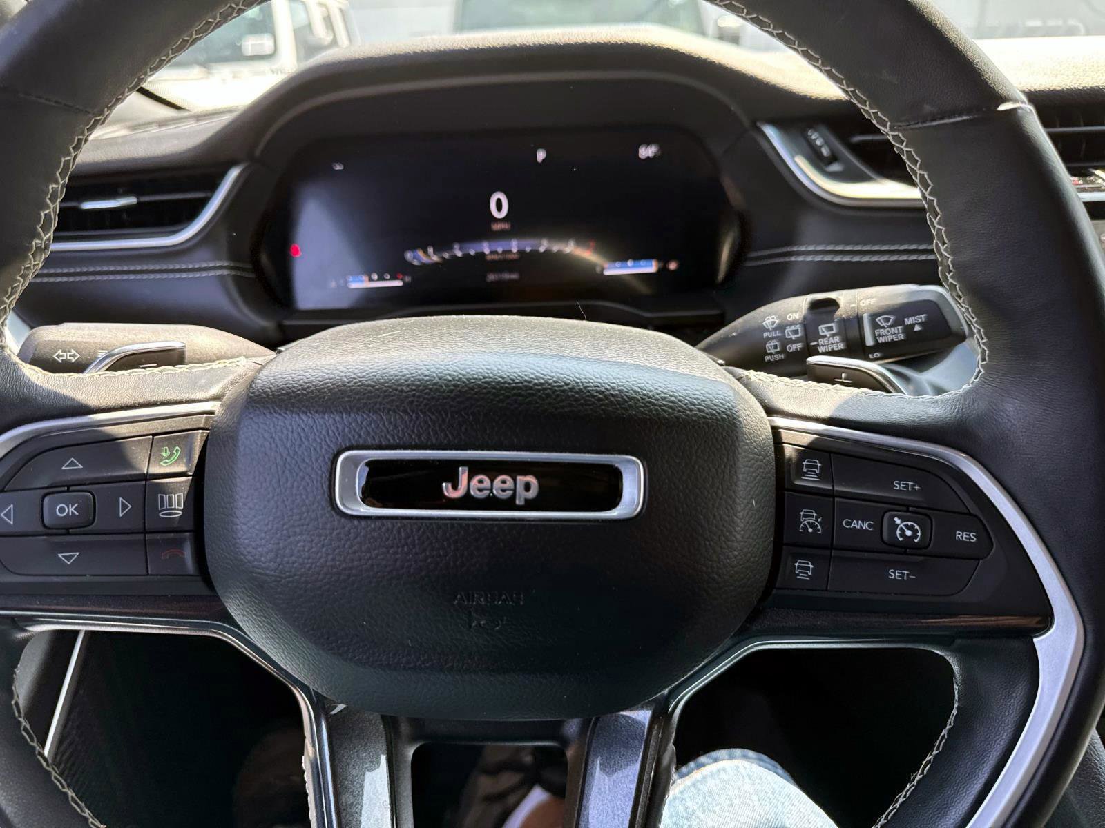 Used 2022 Jeep Grand Cherokee Altitude image 13