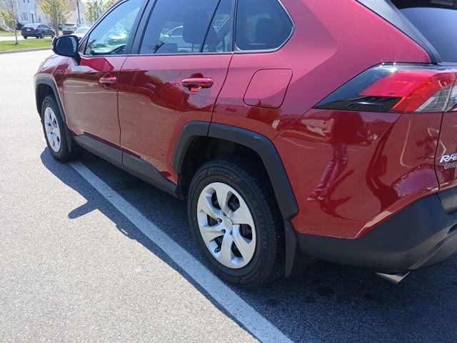 Used 2023 Toyota RAV4 LE AWD/4WD image 2