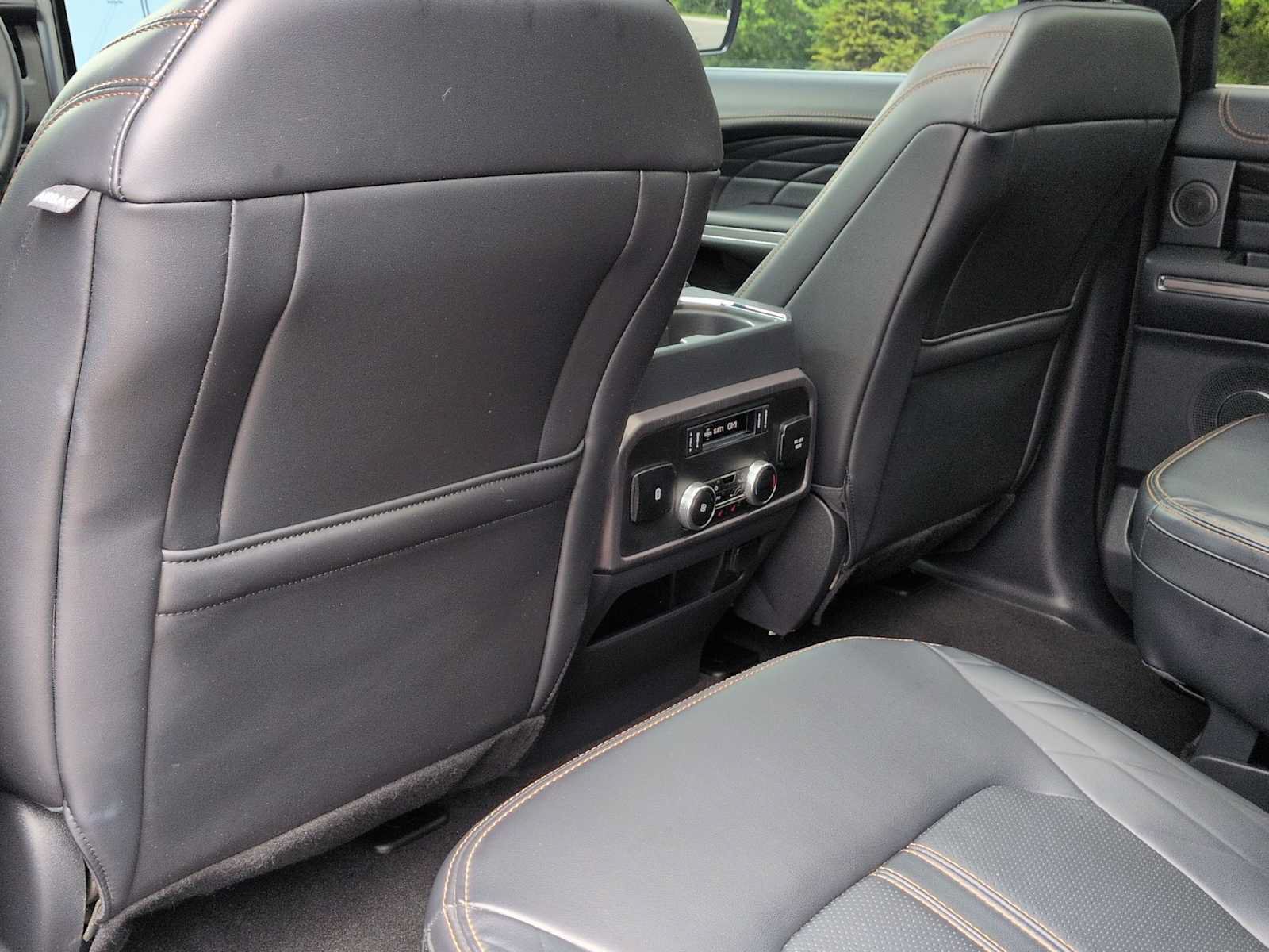 Used 2024 Ford Expedition Platinum AWD/4WD image 18