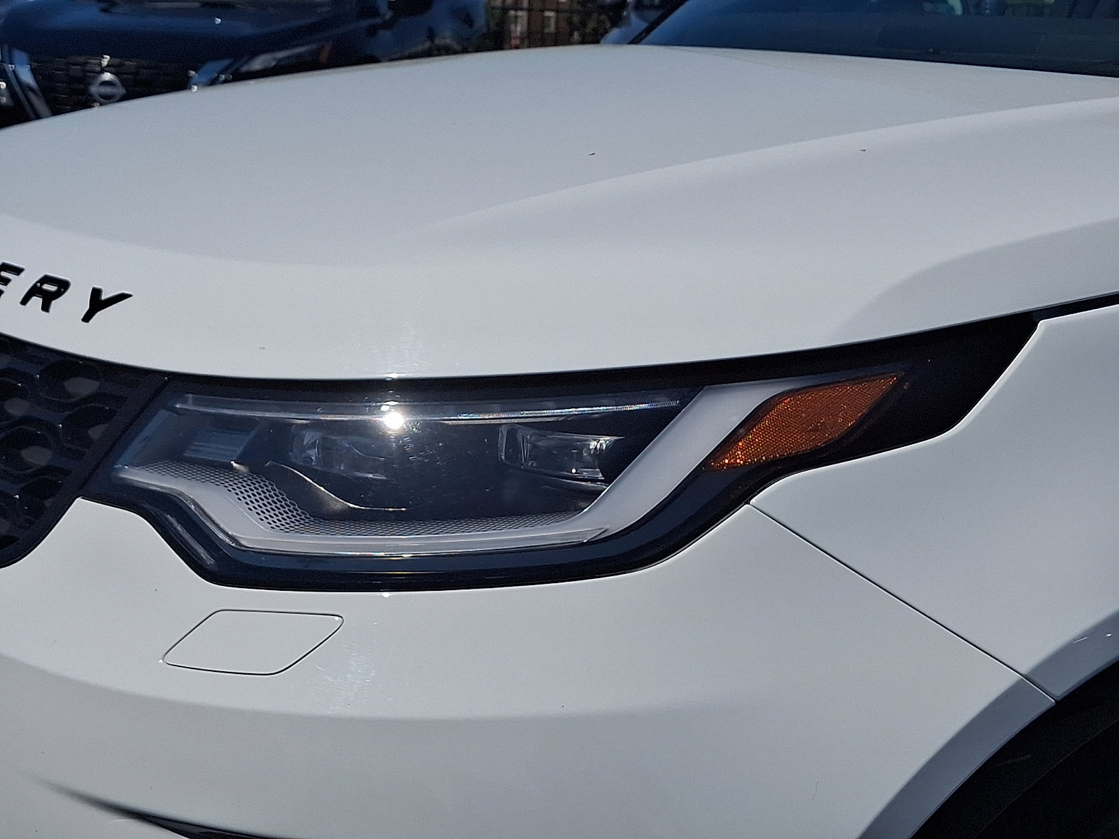 Used 2024 Land Rover Discovery Dynamic SE image 9