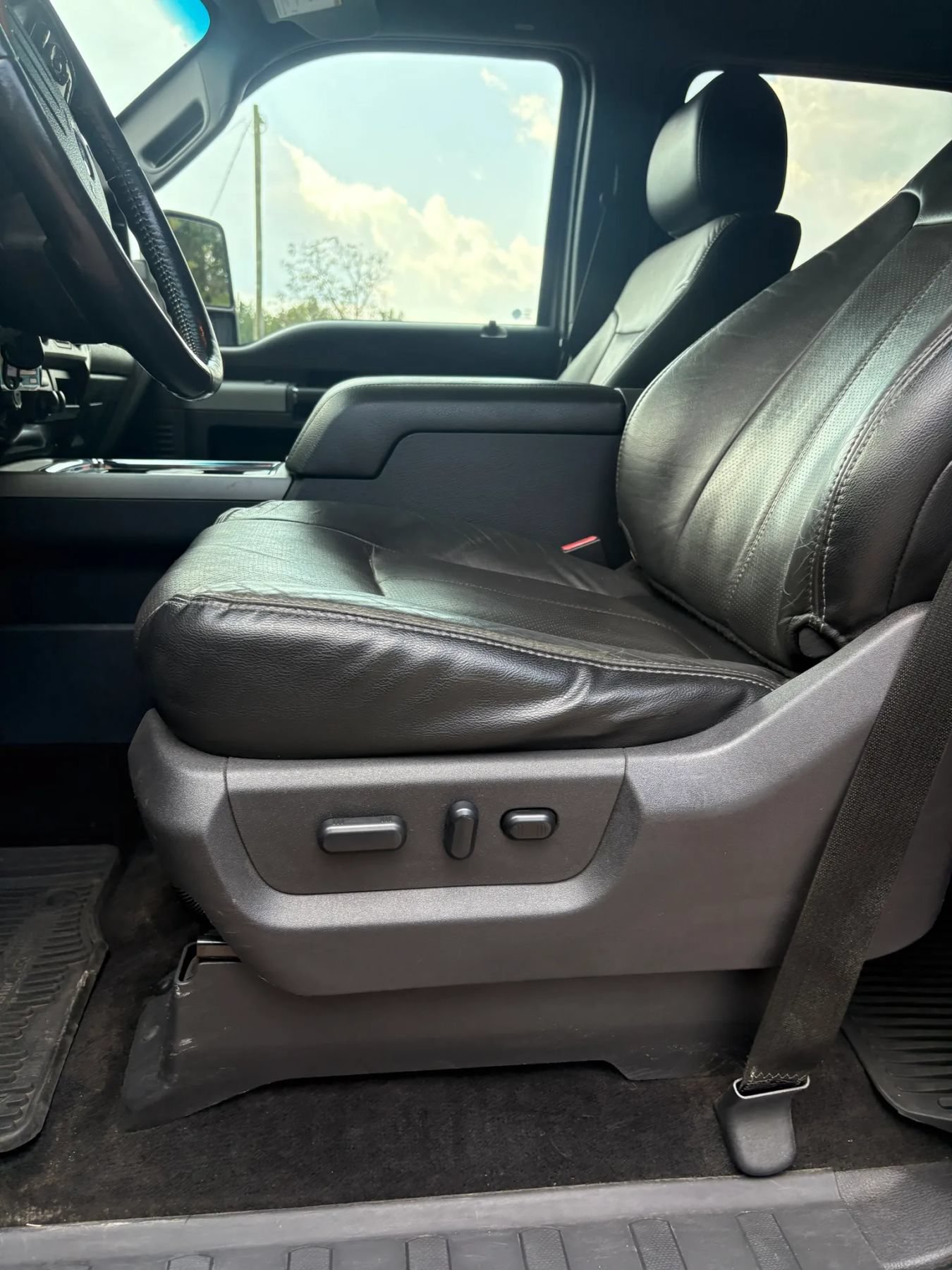 Used 2015 Ford F250 Lariat w/ Lariat Chrome Package AWD/4WD image 41
