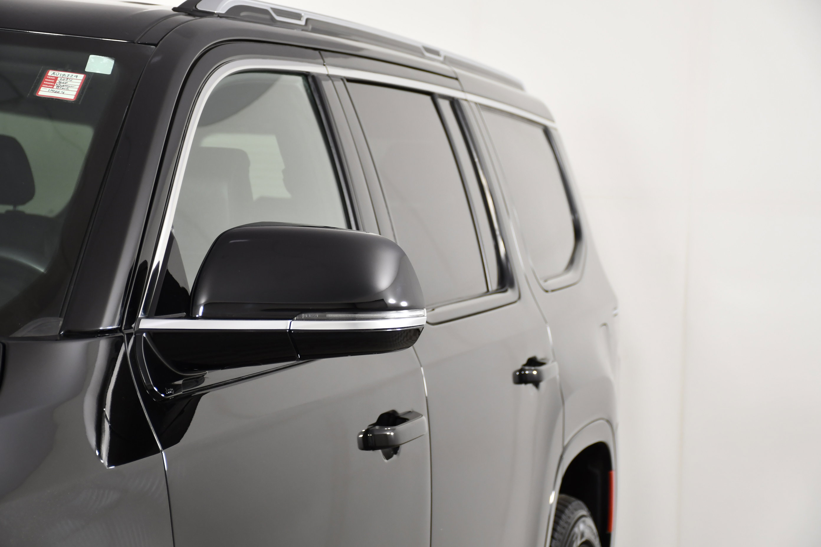 Used 2024 Jeep Wagoneer 4WD w/ HD Trailer Tow Package image 13