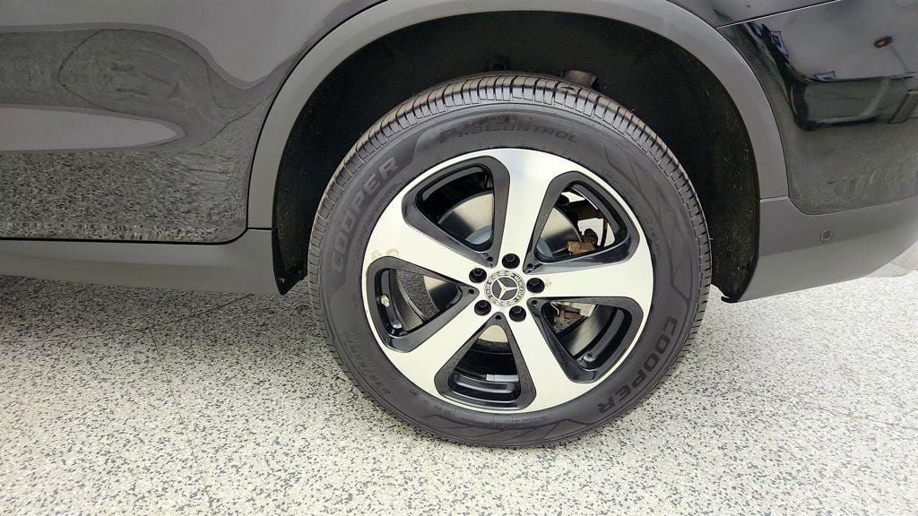Used 2019 Mercedes-Benz GLC 350e 4MATIC image 9