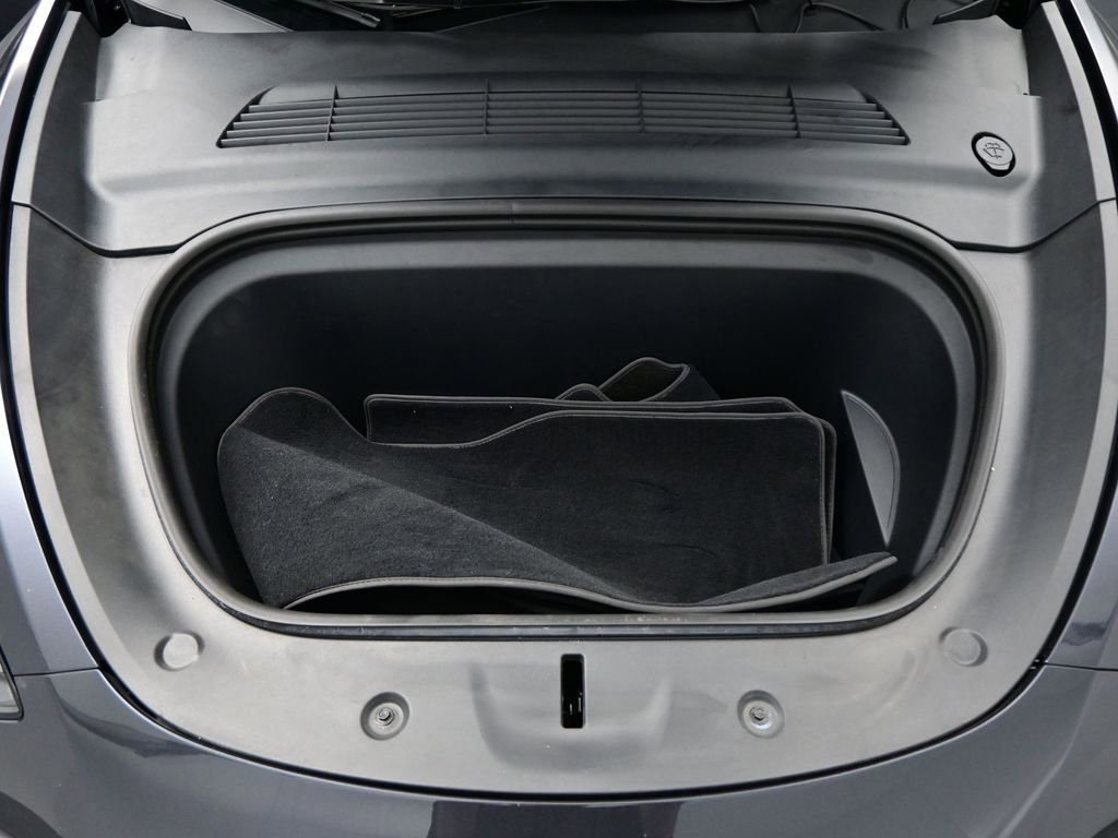 Used 2025 Tesla Model Y Long Range image 43