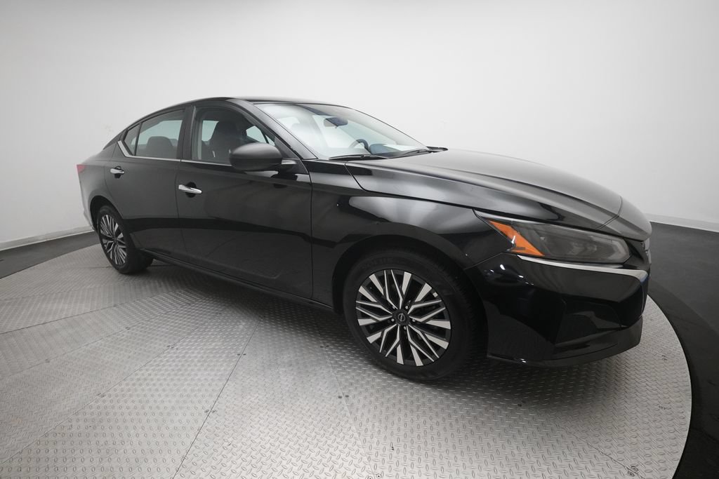 Used 2025 Nissan Altima 2.5 SV AWD/4WD image 35