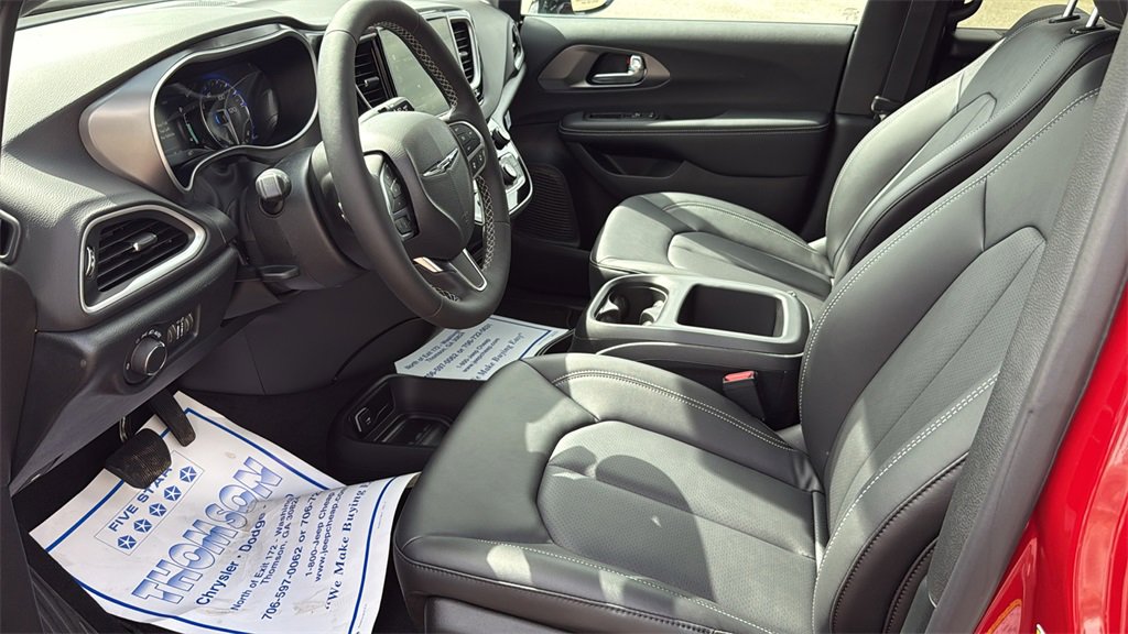 New 2026 Chrysler Voyager LX image 27