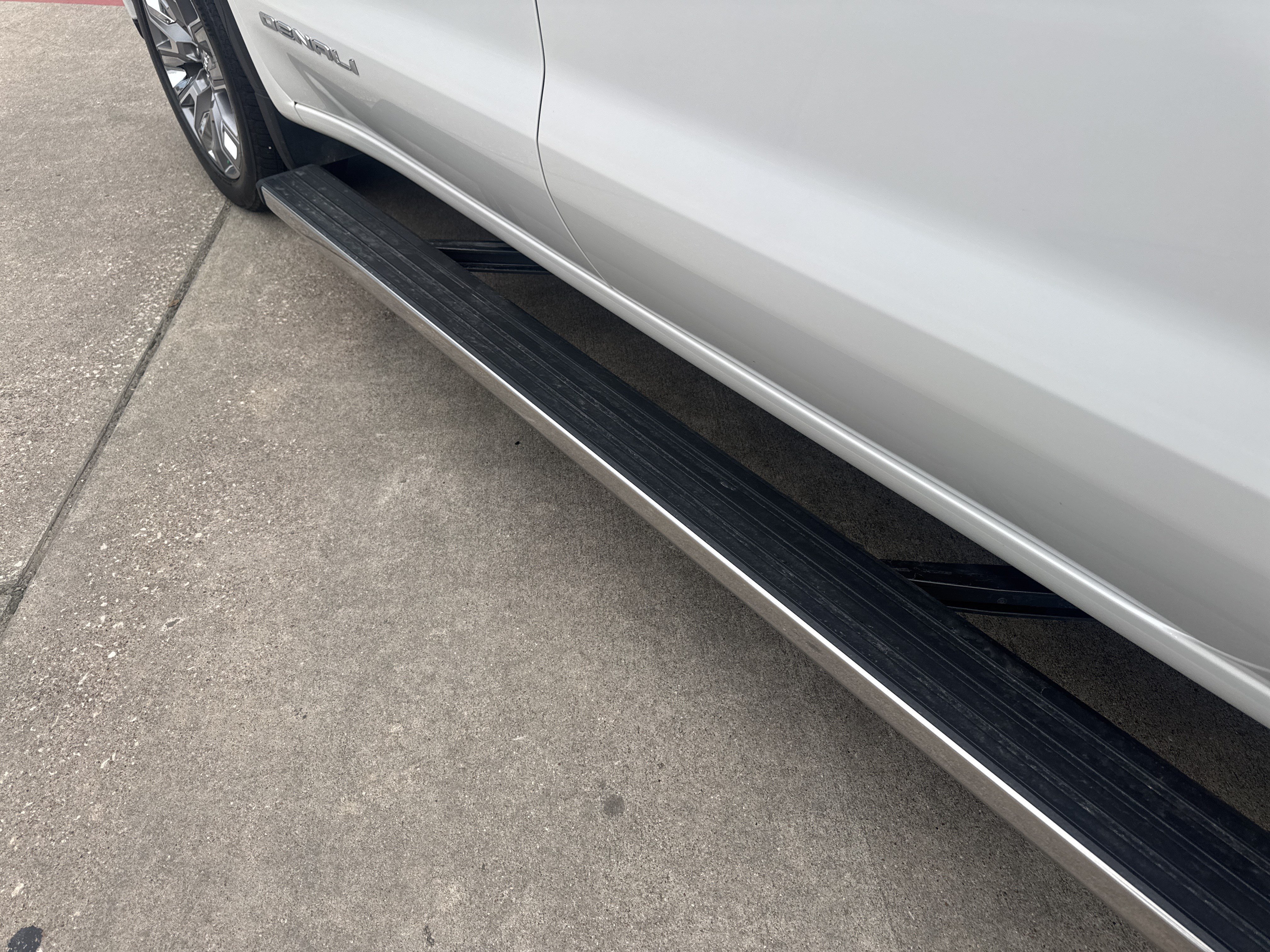 Used 2025 GMC Sierra 1500 Denali AWD/4WD image 11