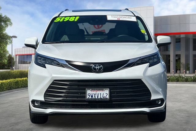 Certified 2026 Toyota Sienna XLE FWD image 11