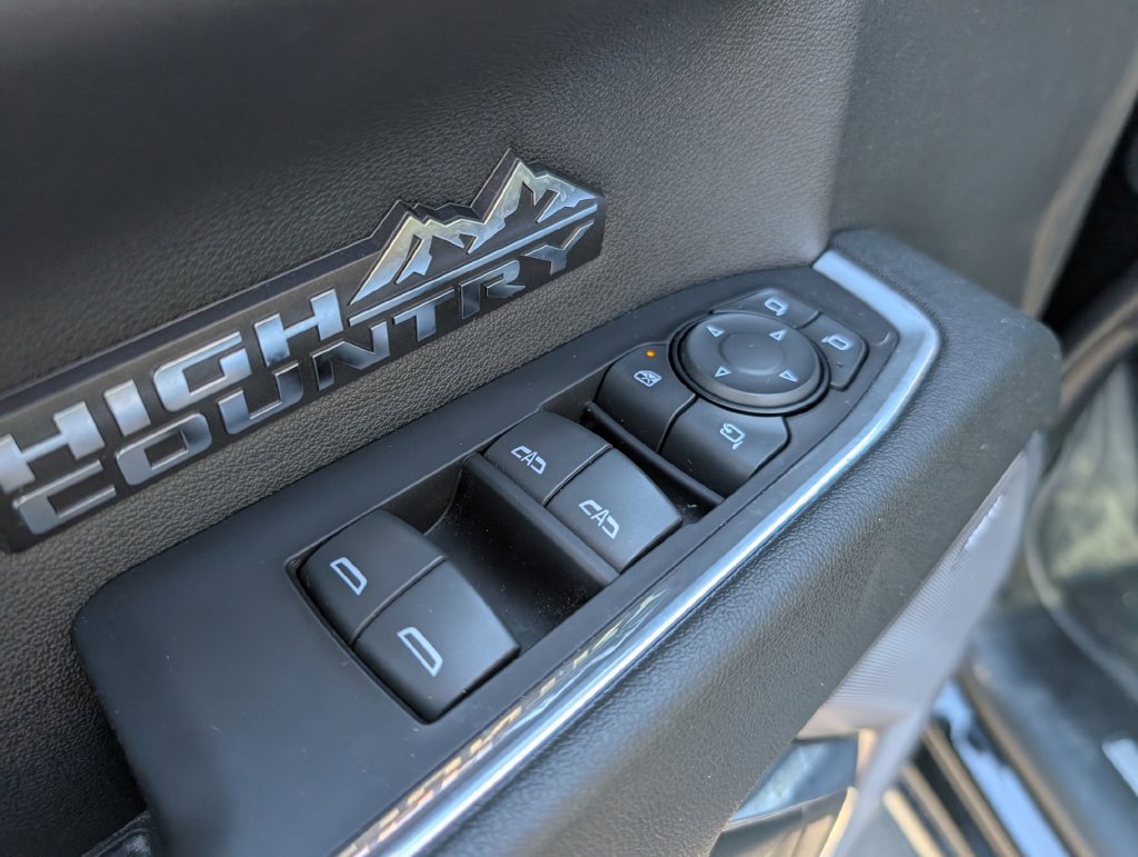 Used 2023 Chevrolet Silverado 1500 High Country w/ High Country Premium Package AWD/4WD image 14