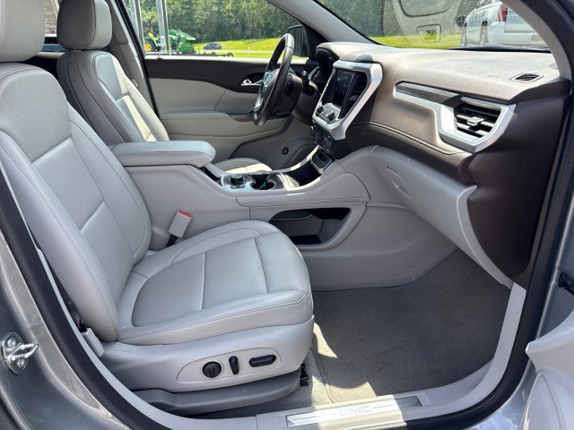 Used 2023 GMC Acadia SLT w/ Preferred Package FWD image 9