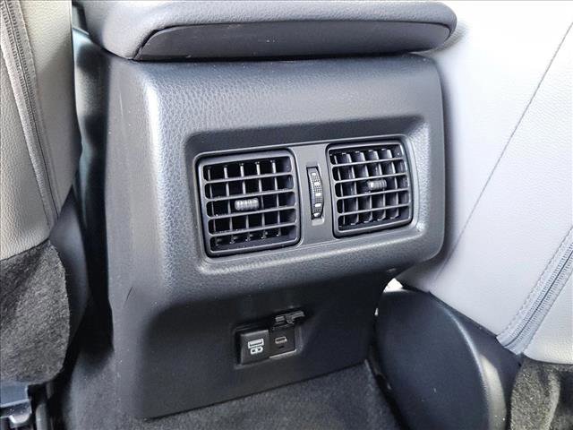 Used 2025 Toyota Camry SE image 17