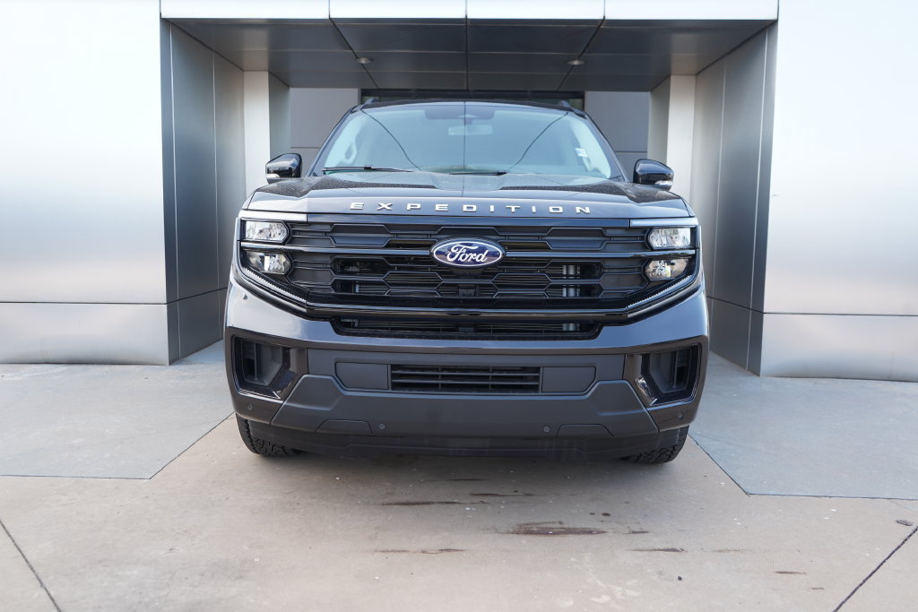 New 2026 Ford Expedition Active AWD/4WD image 4
