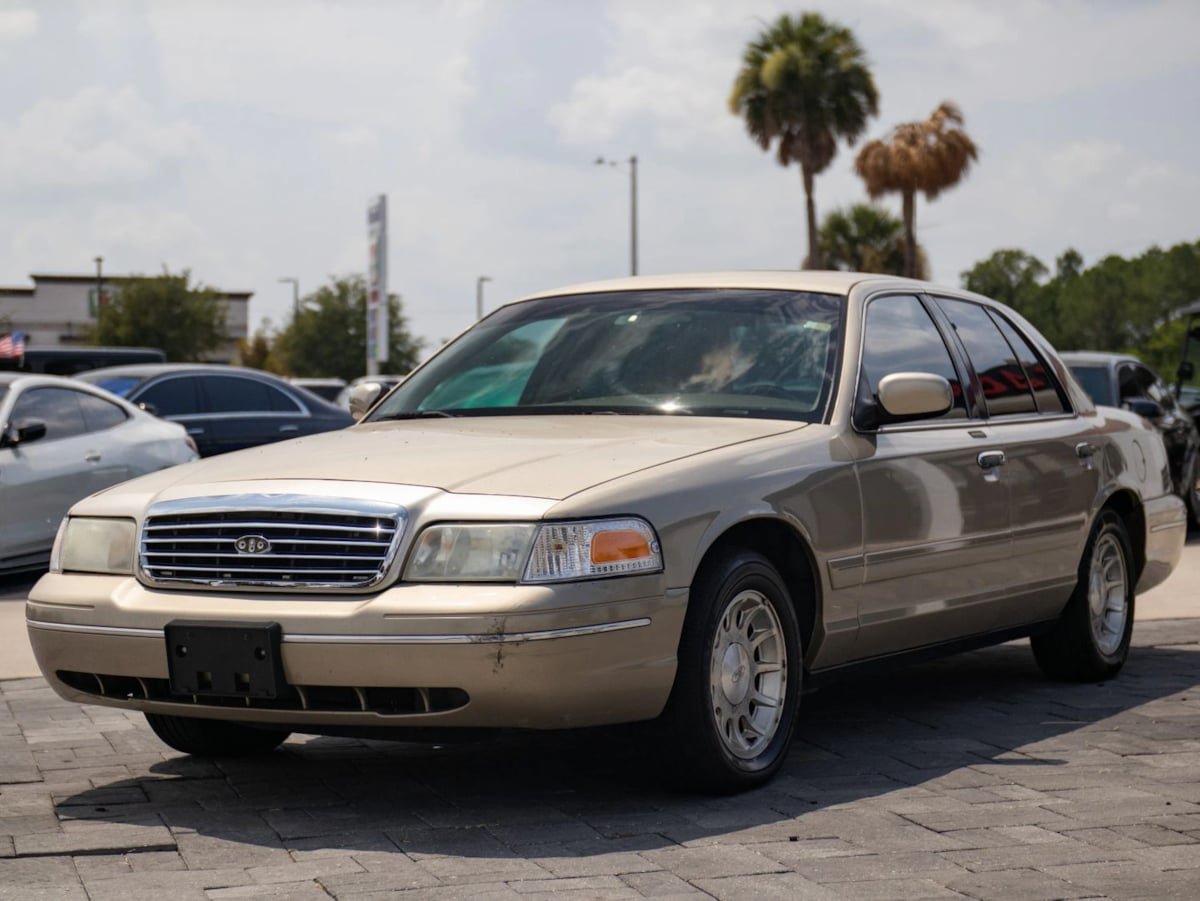 Used 1999 Ford Crown Victoria LX RWD image 5