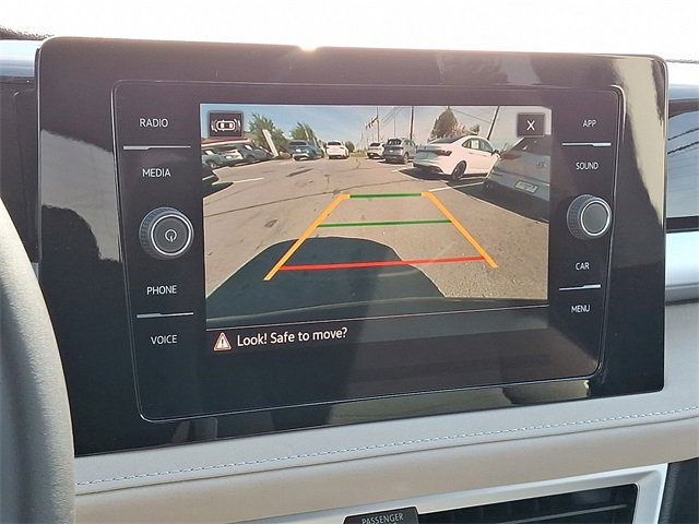 New 2025 Volkswagen Taos SE image 4