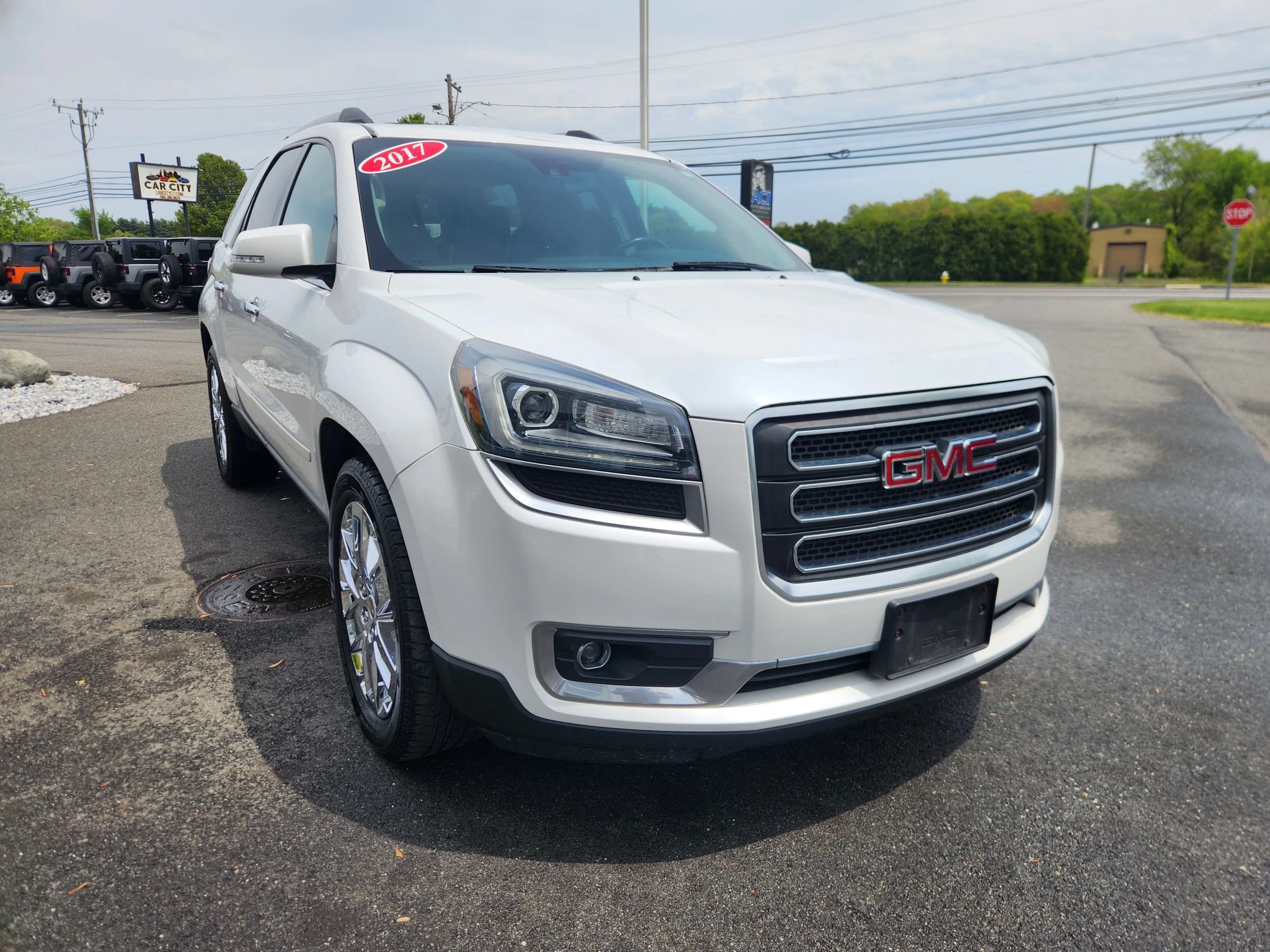 Used 2017 GMC Acadia Limited SLT AWD/4WD image 22