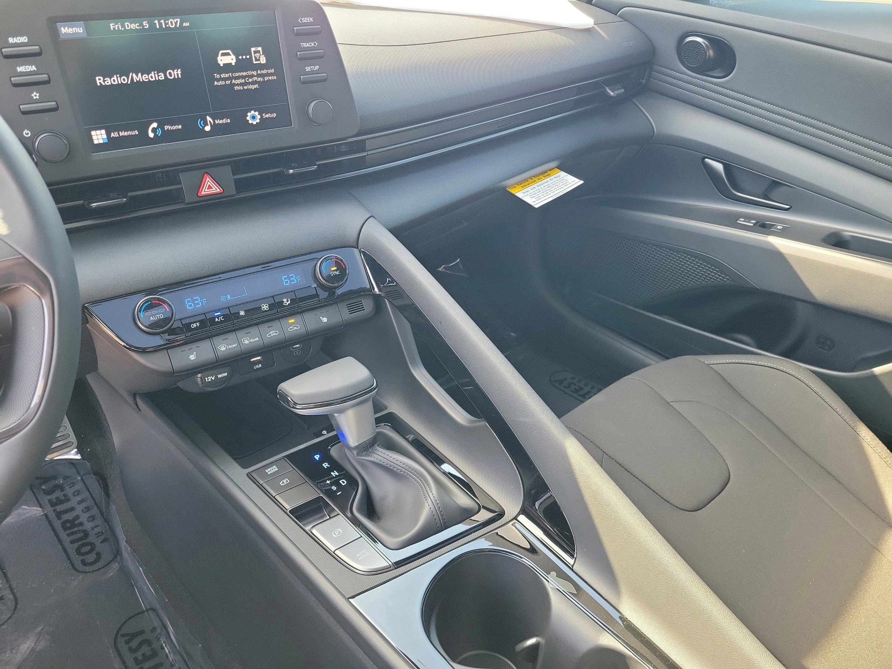 New 2026 Hyundai Elantra SEL Sport image 7