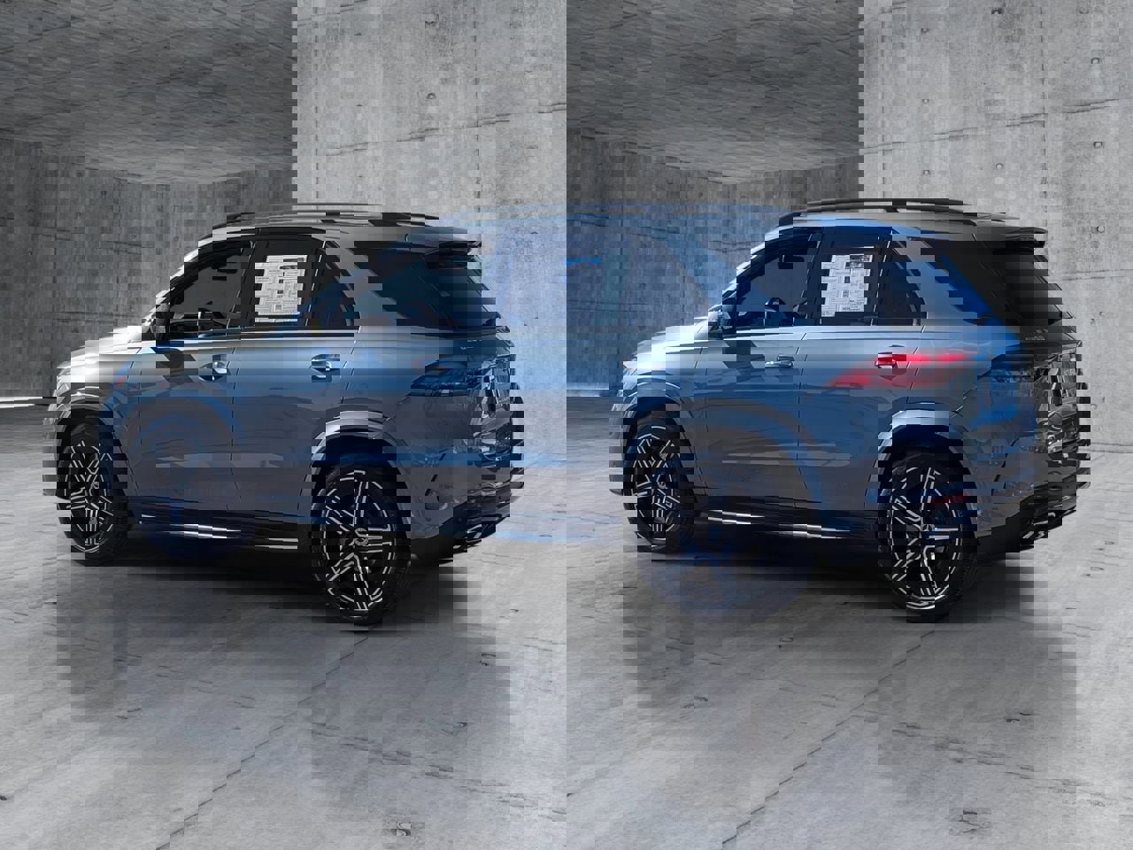 Used 2025 Mercedes-Benz GLE 350 4MATIC image 3