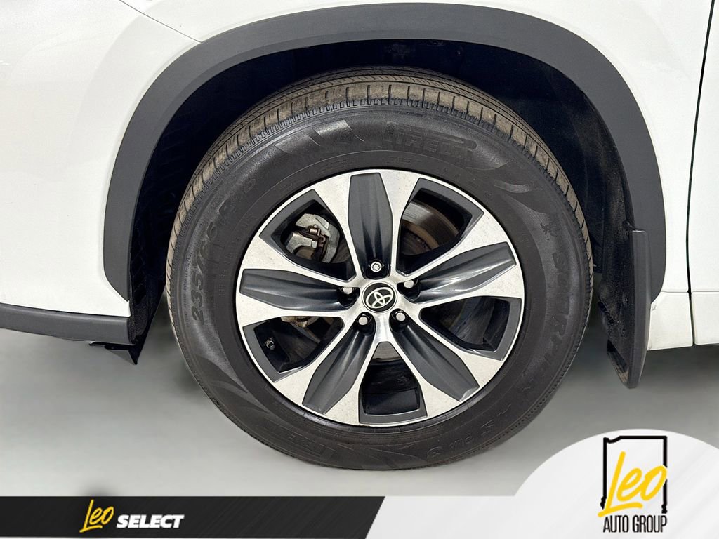 Used 2022 Toyota Highlander XLE image 33