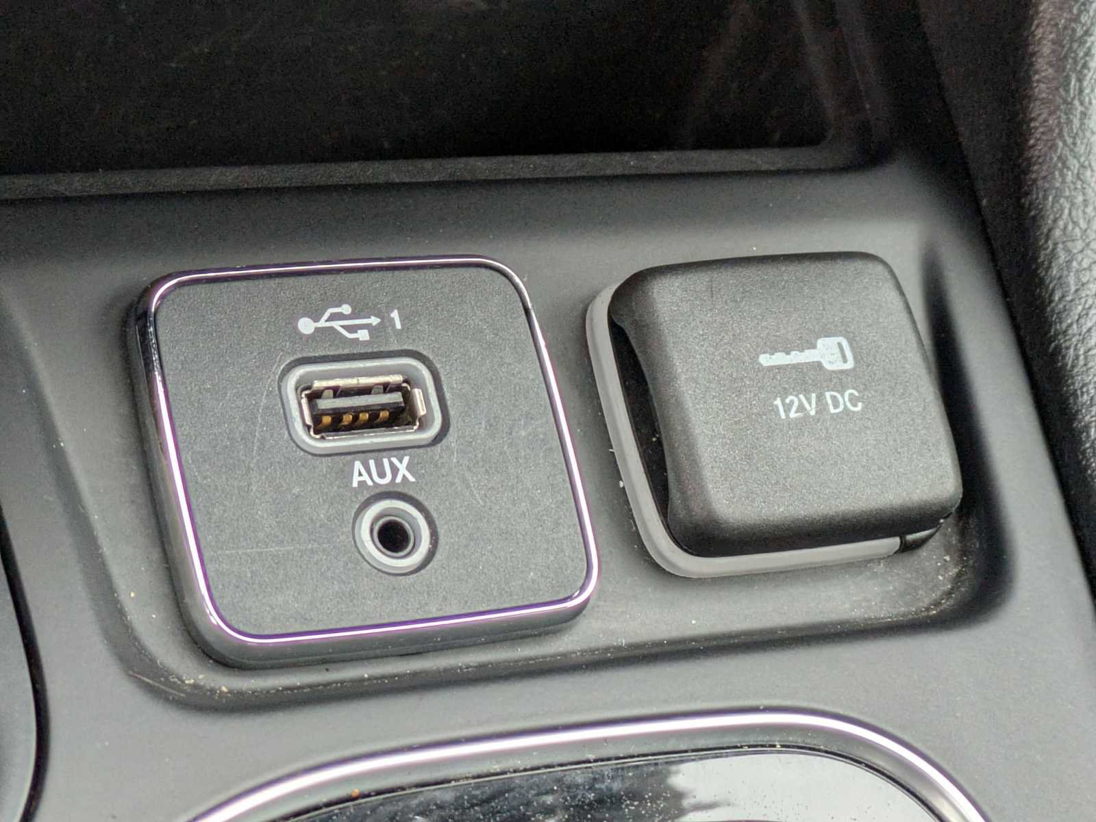 Used 2021 Jeep Cherokee Limited image 30