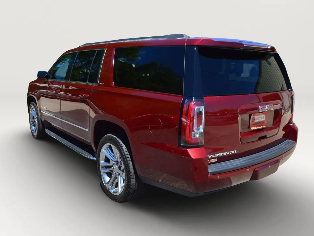 Used 2016 GMC Yukon XL SLT w/ Premium Edition AWD/4WD image 6