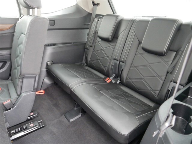 Certified 2025 Volkswagen Atlas SE image 18