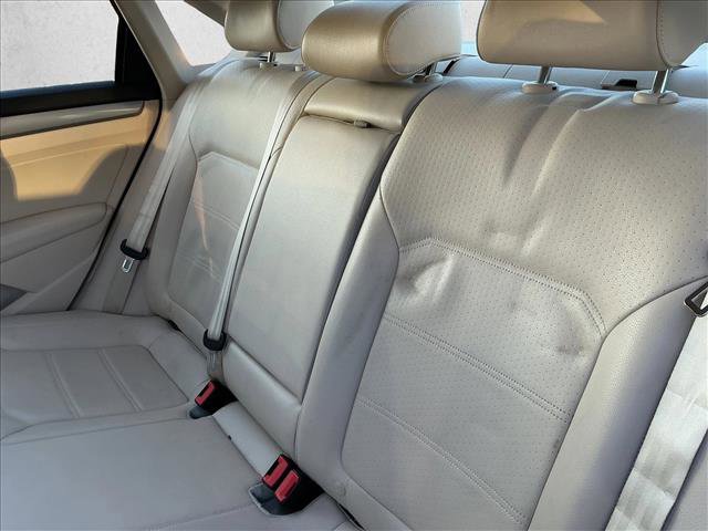 Used 2015 Volkswagen Passat 1.8T Wolfsburg Edition image 11
