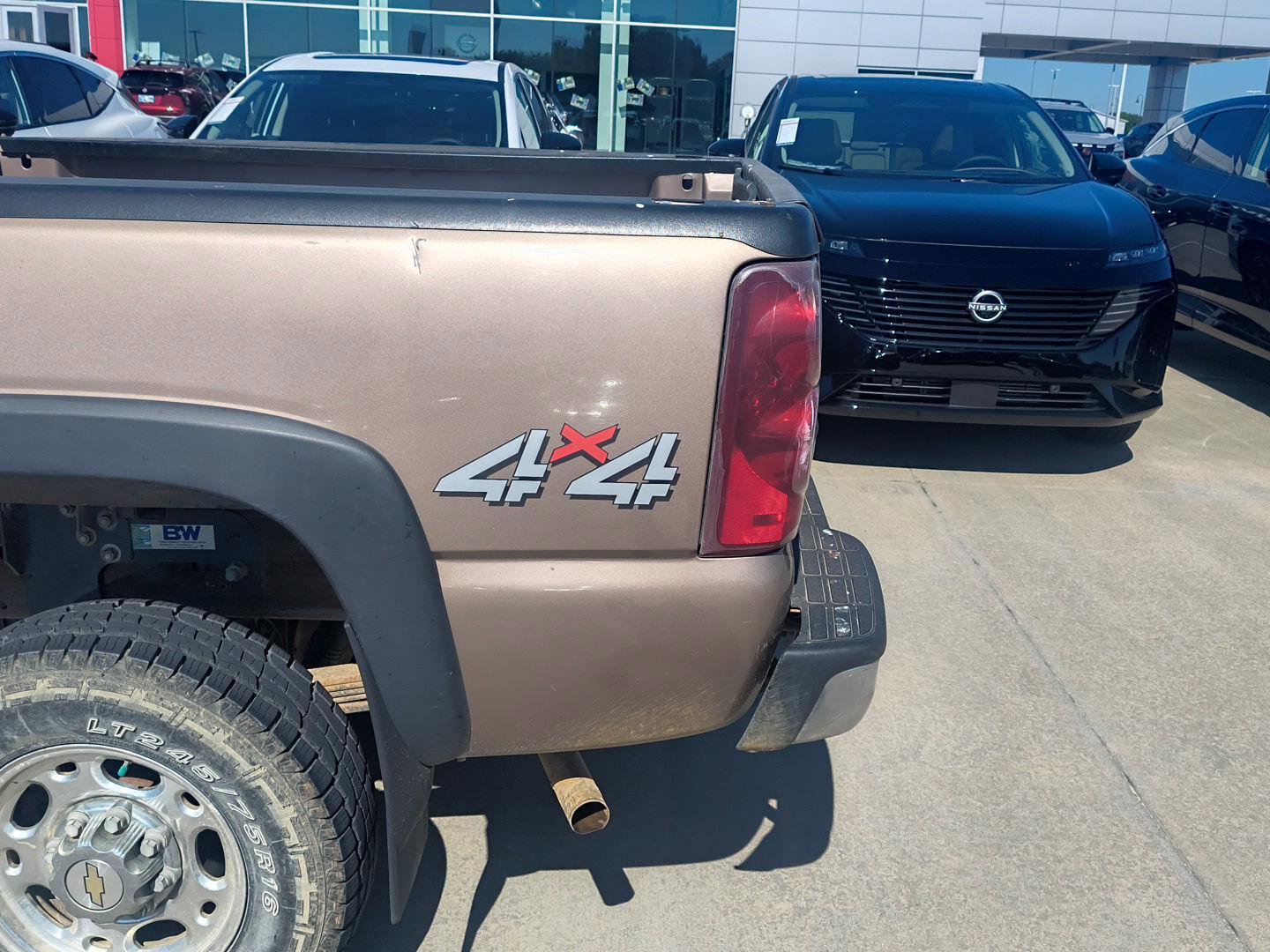 Used 2003 Chevrolet Silverado 2500 LT w/ Skid Plate Package AWD/4WD image 8