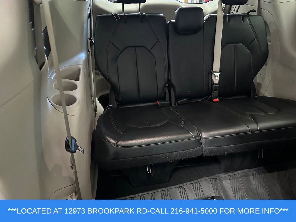 Used 2018 Chrysler Pacifica Touring-L Plus w/ Advanced Safetytec Group FWD image 22