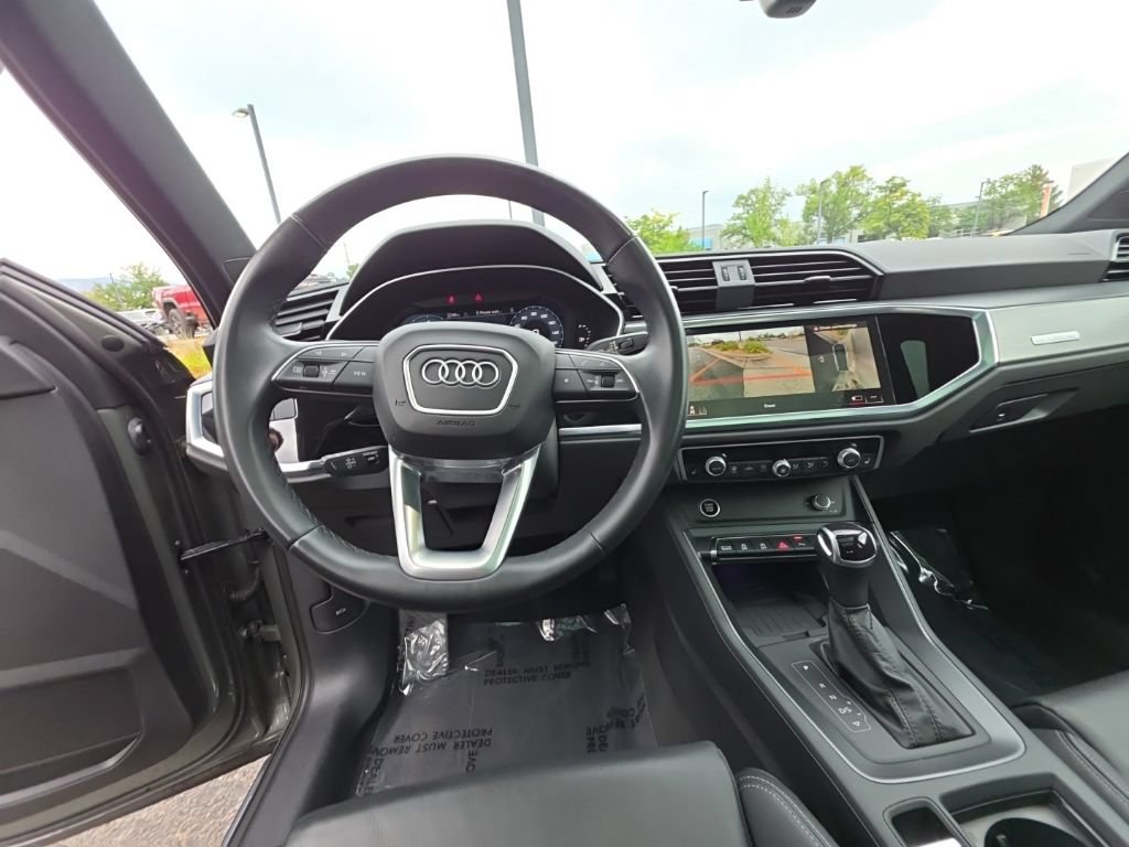 Used 2023 Audi Q3 2.0T Premium Plus w/ Premium Plus Package AWD/4WD image 12