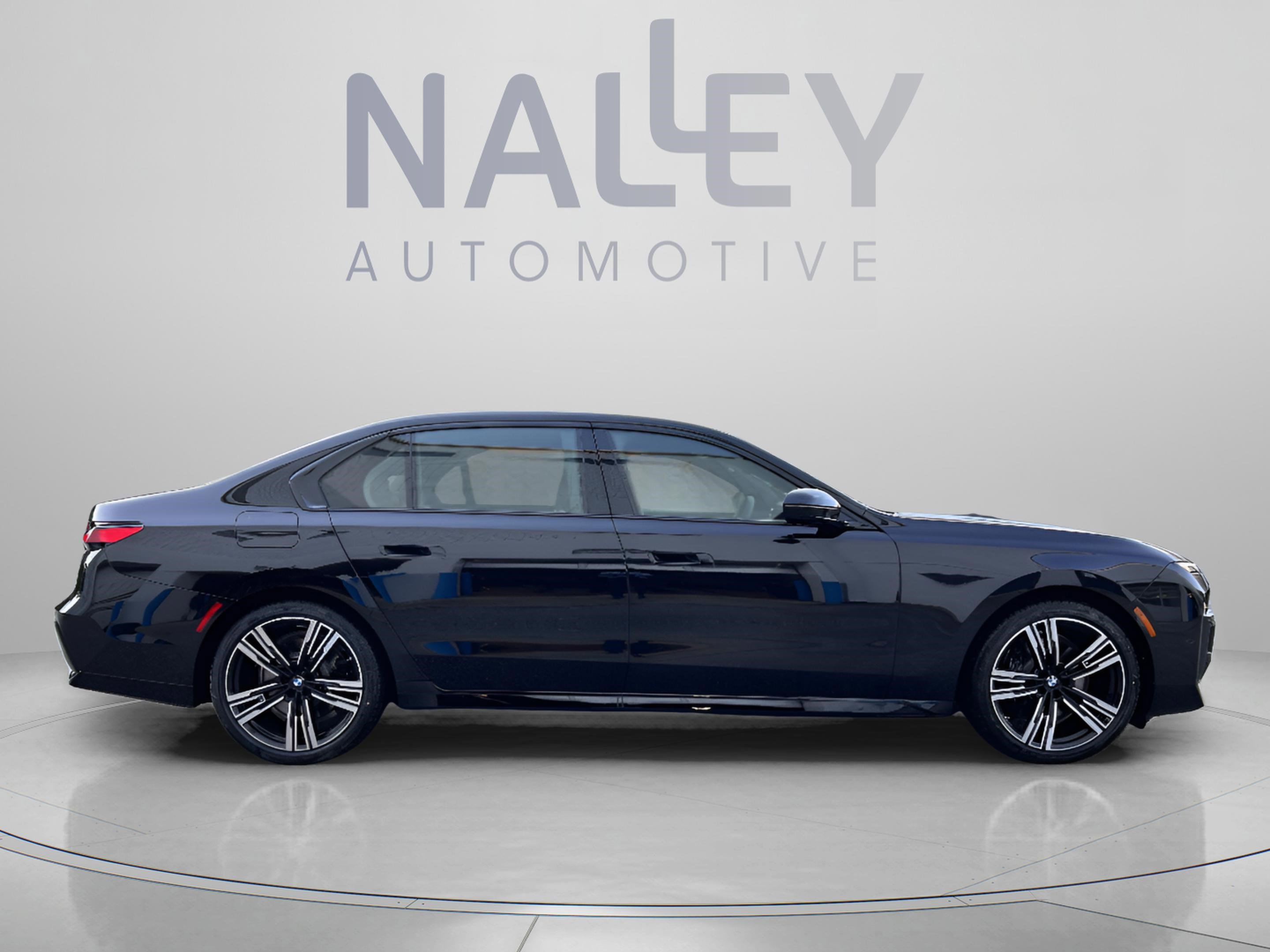 Used 2026 BMW 740i RWD image 5
