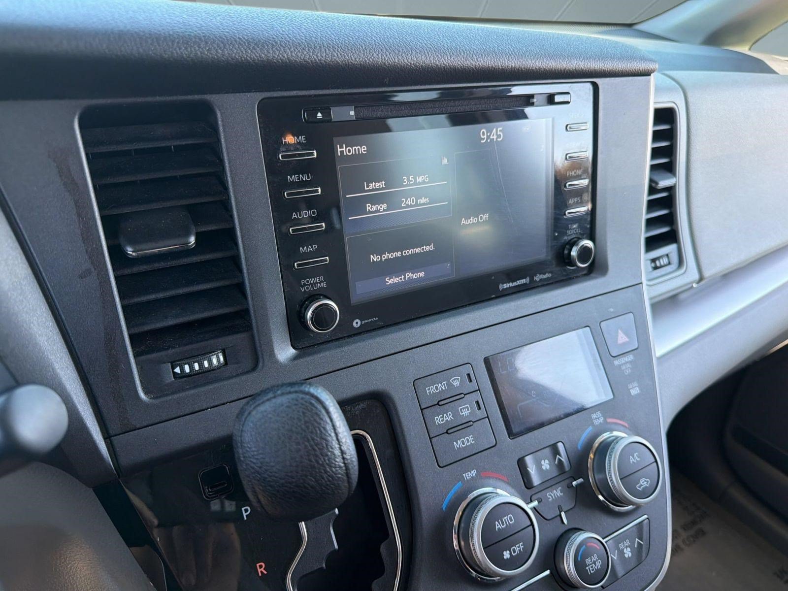 Used 2020 Toyota Sienna LE AWD/4WD image 17