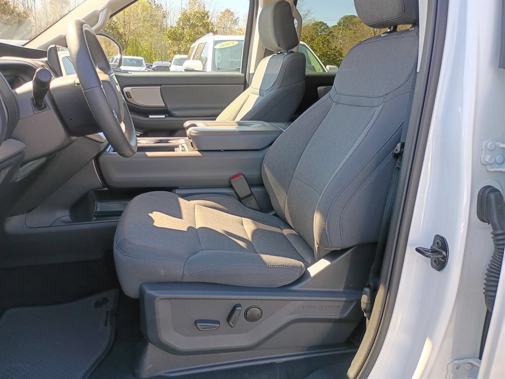 Used 2025 Ford Expedition Max Active RWD image 10