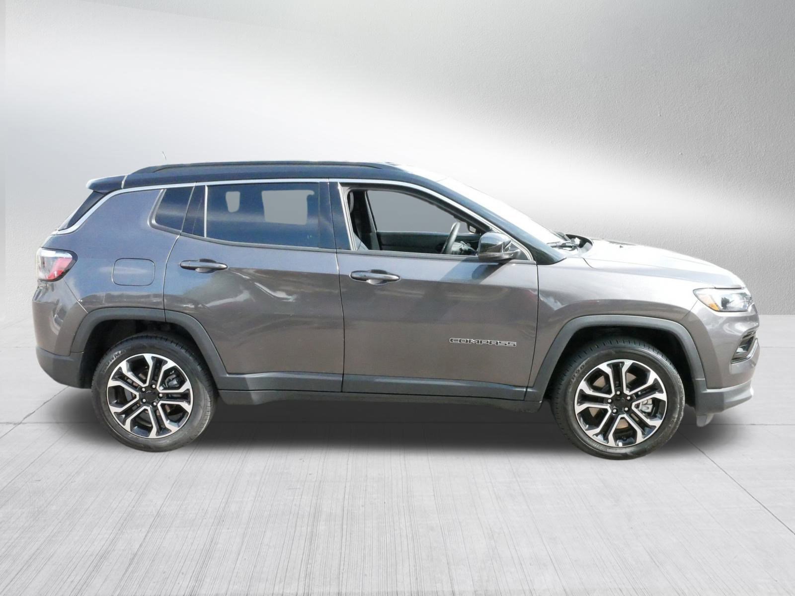 Used 2024 Jeep Compass Limited image 8