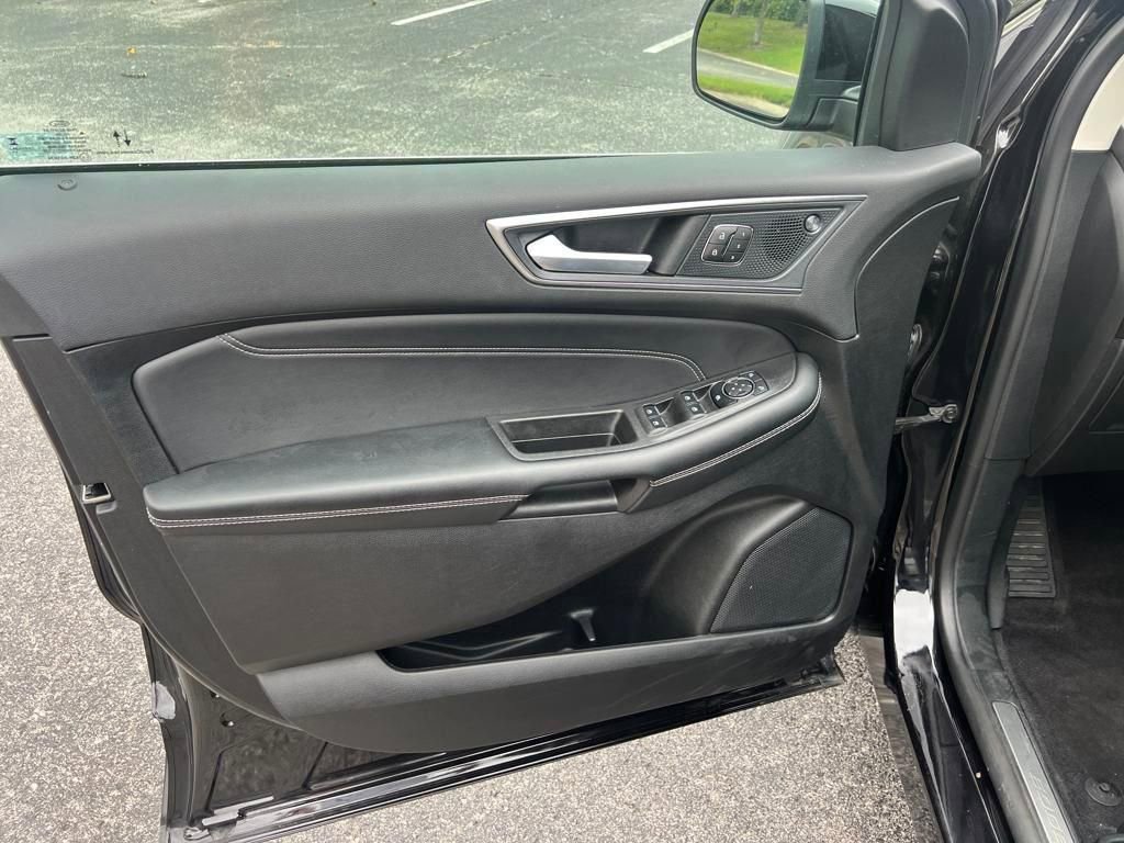 Used 2024 Ford Edge Titanium image 8