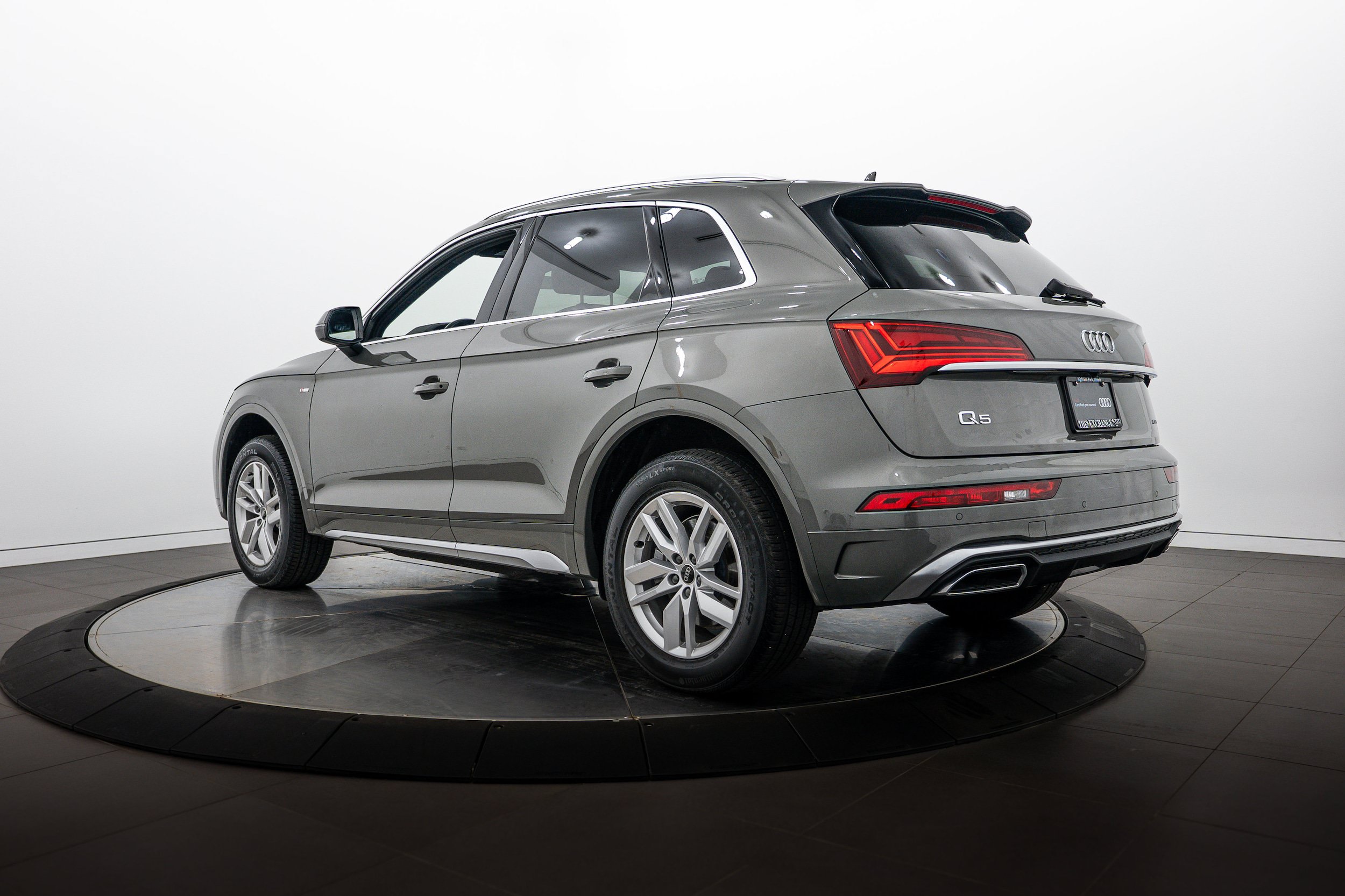 Certified 2023 Audi Q5 2.0T Premium w/ Convenience Package AWD/4WD image 5