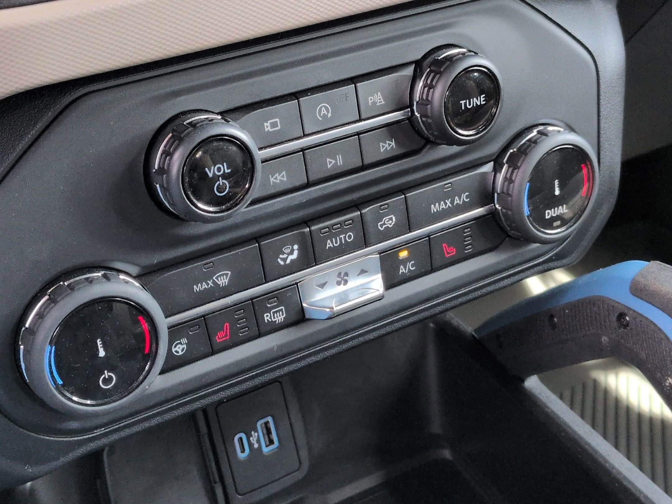 Used 2022 Ford Bronco Wildtrak AWD/4WD image 27