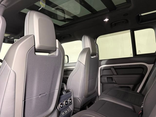 New 2026 Land Rover Defender 110 OCTA AWD/4WD image 25