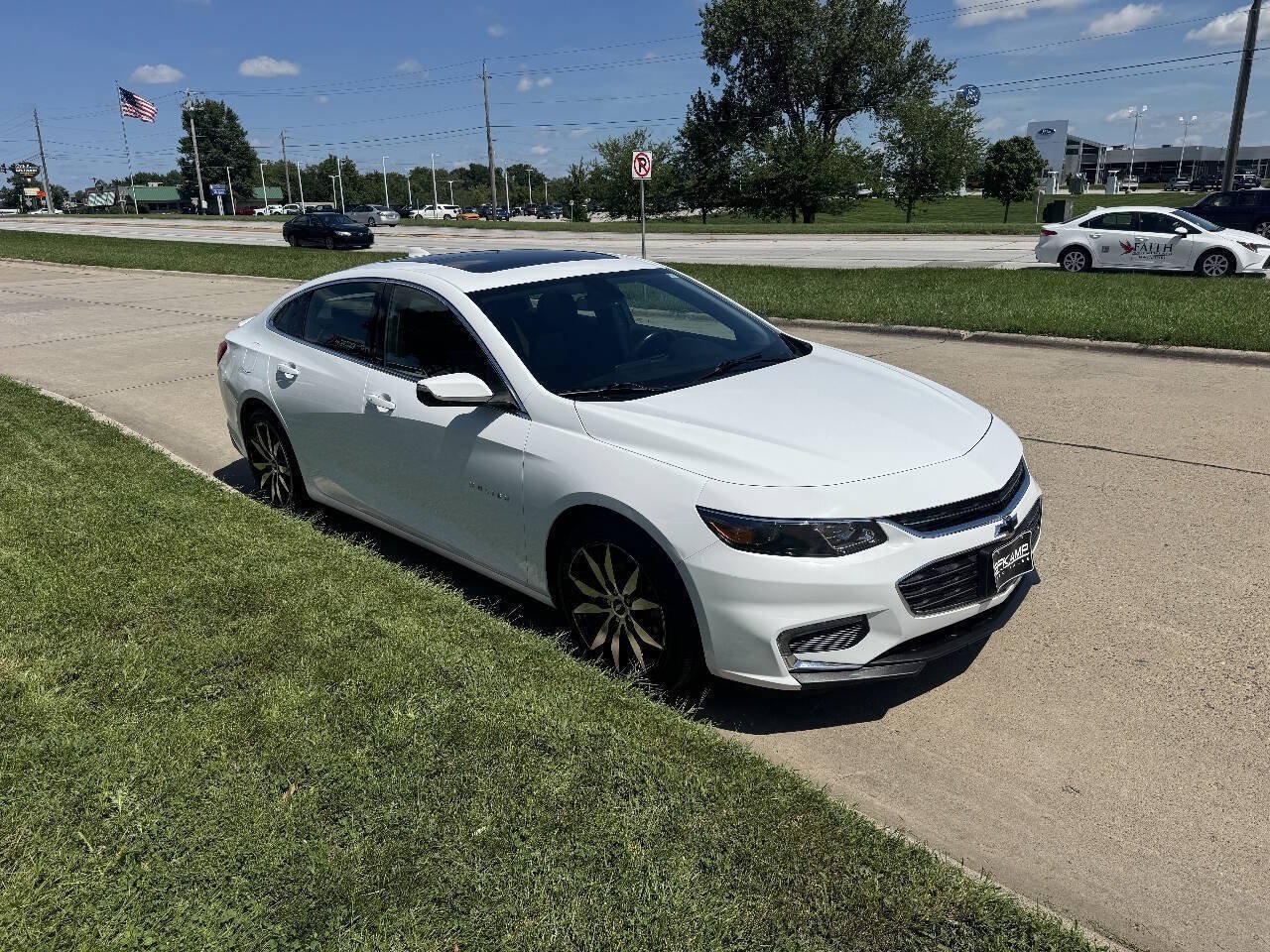 Used 2017 Chevrolet Malibu LT FWD image 7