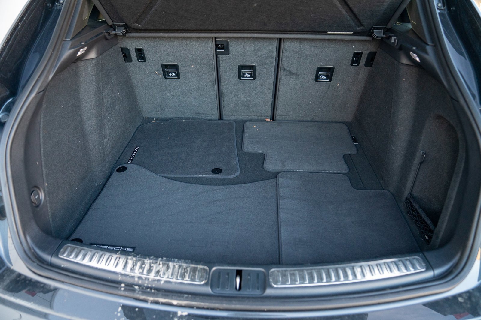 Certified 2025 Porsche Macan image 28