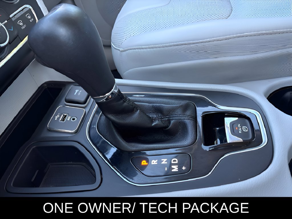 Used 2019 Jeep Cherokee Limited w/ Technology Group FWD image 25