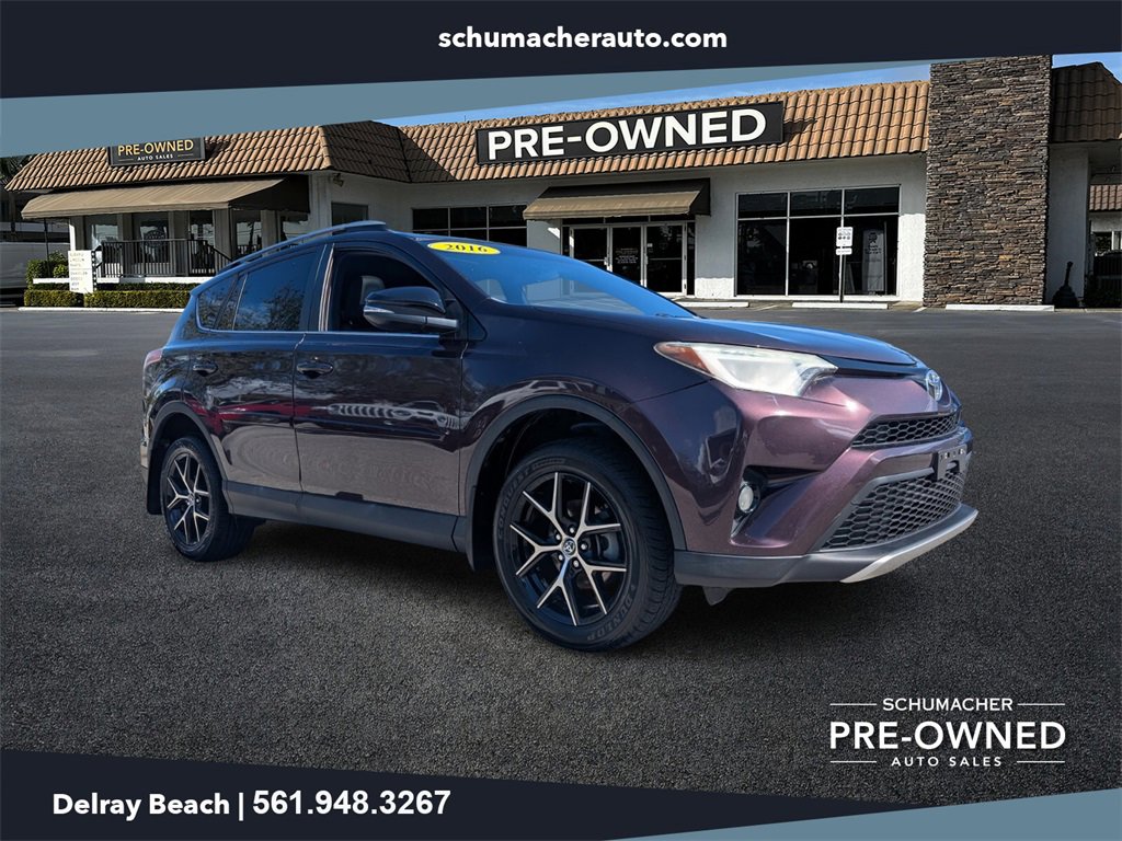 Used 2016 Toyota RAV4 SE image 1