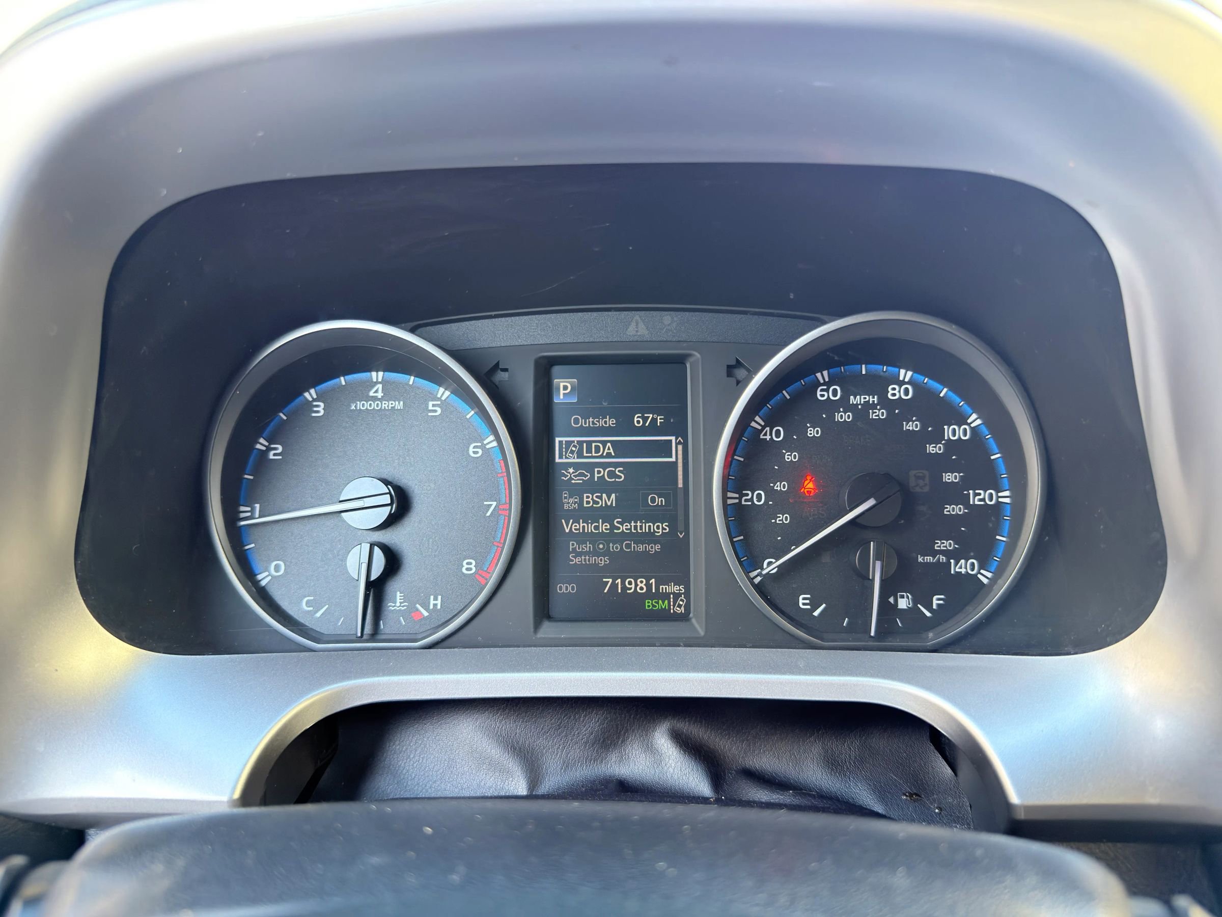 Used 2018 Toyota RAV4 XLE image 12