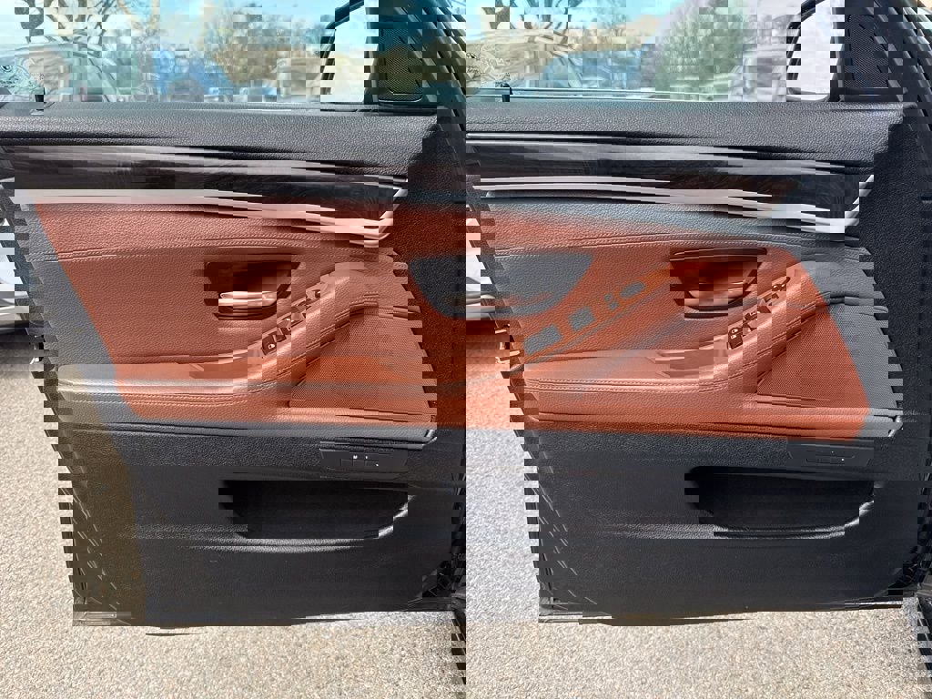 Used 2014 BMW 528i xDrive Sedan image 24