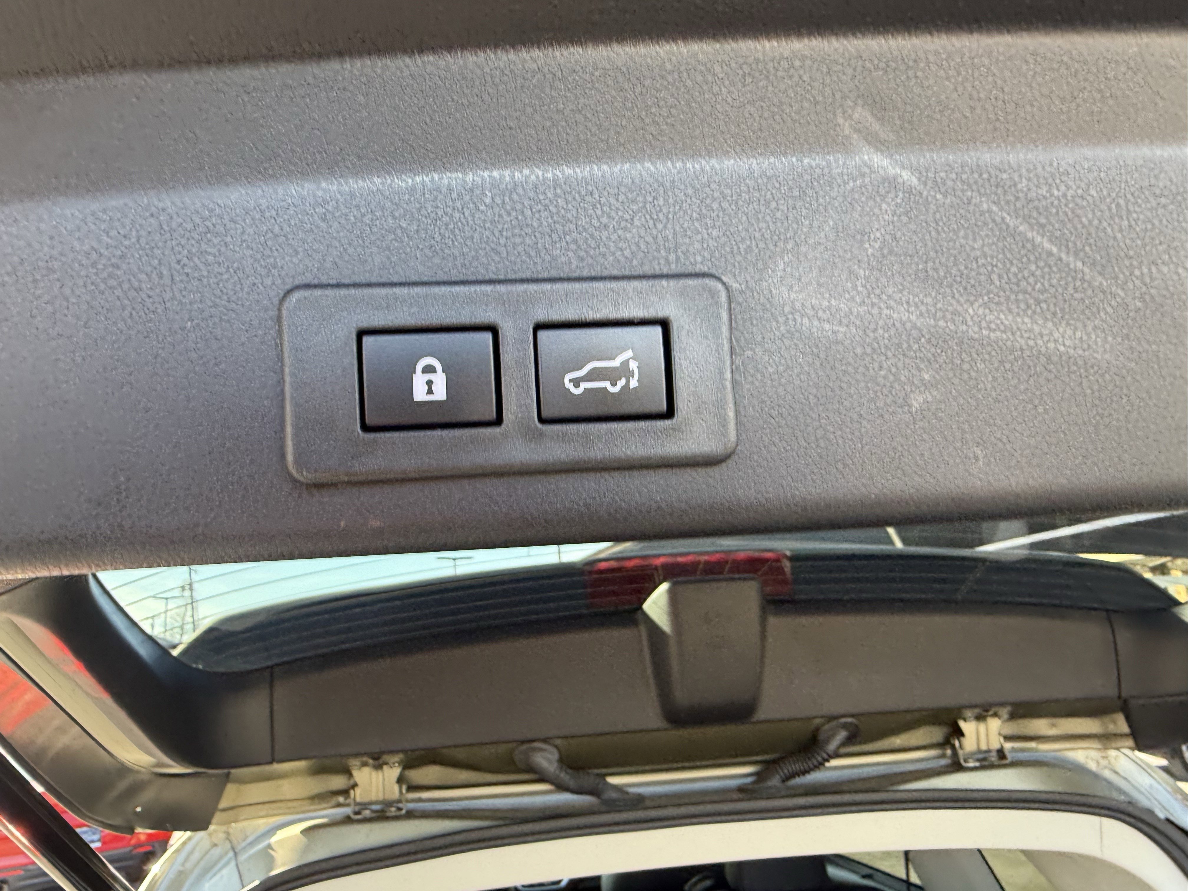 Certified 2024 Subaru Ascent Touring w/ Popular Package #2 image 10