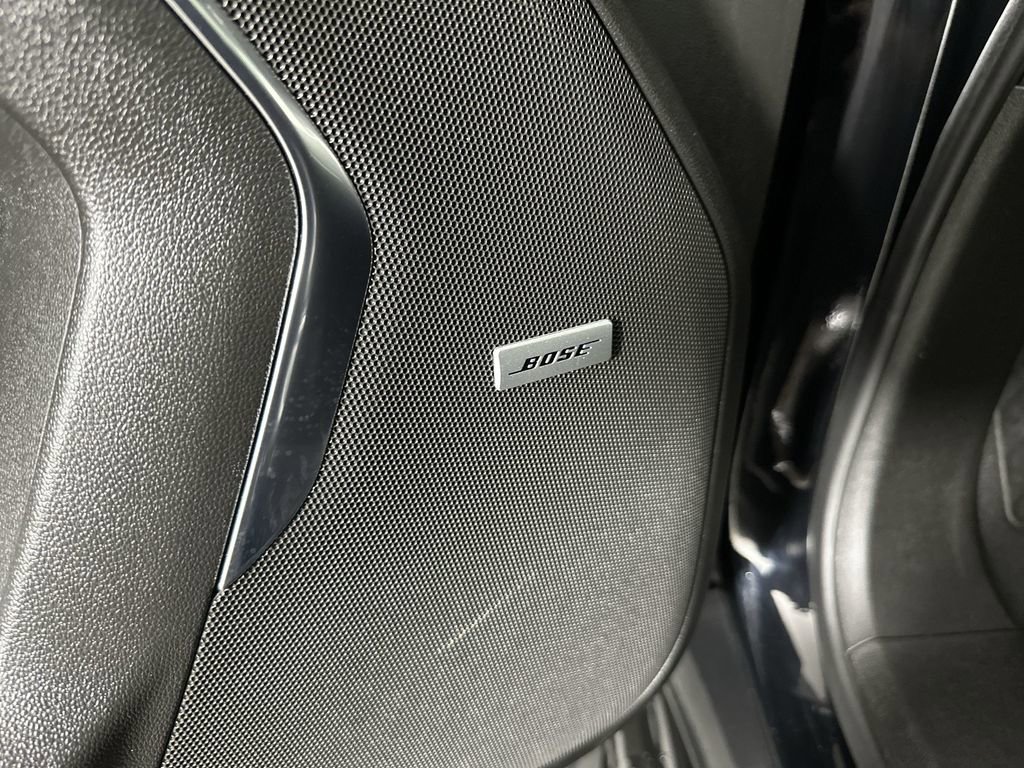 Used 2023 GMC Yukon SLT w/ SLT Premium Package image 27