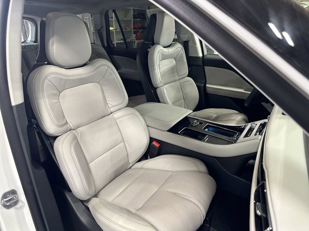 Used 2026 Lincoln Aviator Reserve AWD/4WD image 27