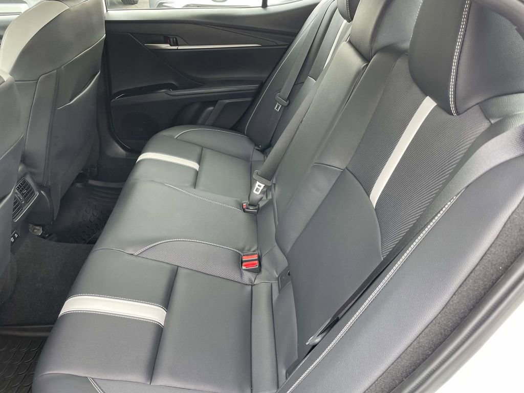 Used 2025 Toyota Camry SE w/ Convenience Package image 23