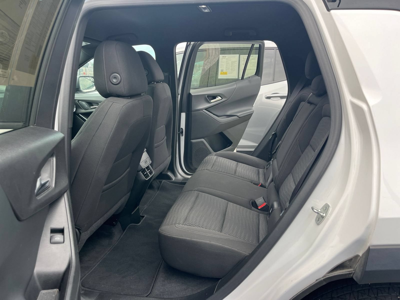 Used 2025 Chevrolet Equinox LT FWD image 26